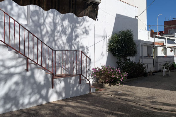 Complejo residencial en La Línea, zona Los Olivos. SE VENDE. - Imagen 4
