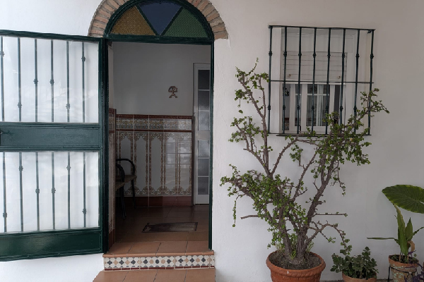 Complejo residencial en La Línea, zona Los Olivos. SE VENDE. - Imagen 5