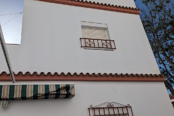 Complejo residencial en La Línea, zona Los Olivos. SE VENDE. - Imagen 2